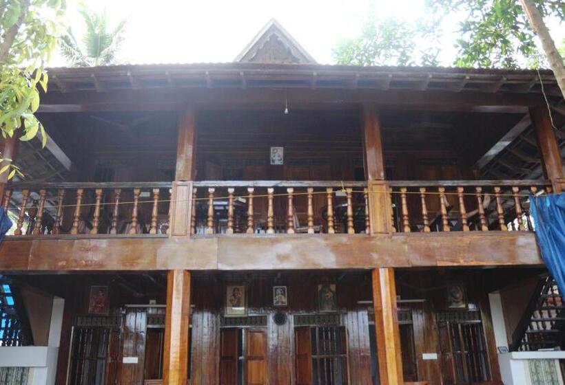 Отель Malayalam Lake Resort