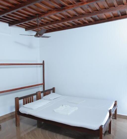 Отель Malayalam Lake Resort