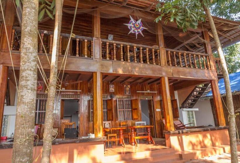 Отель Malayalam Lake Resort