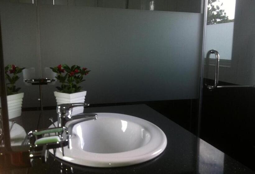 Отель Peradeniya Rest House