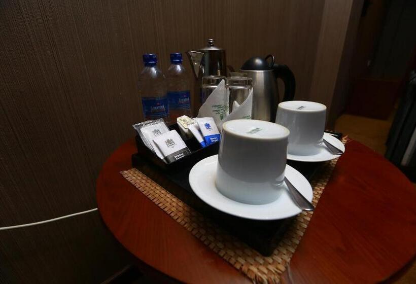 Отель Peradeniya Rest House