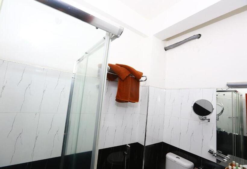 Отель Peradeniya Rest House