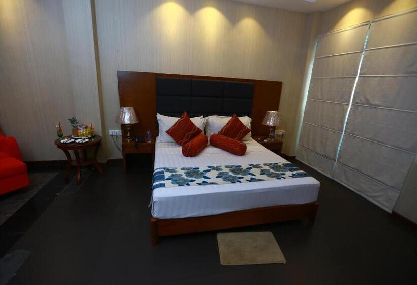 Отель Peradeniya Rest House