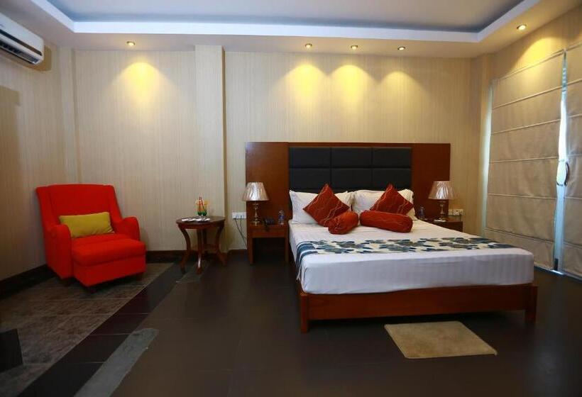 Отель Peradeniya Rest House