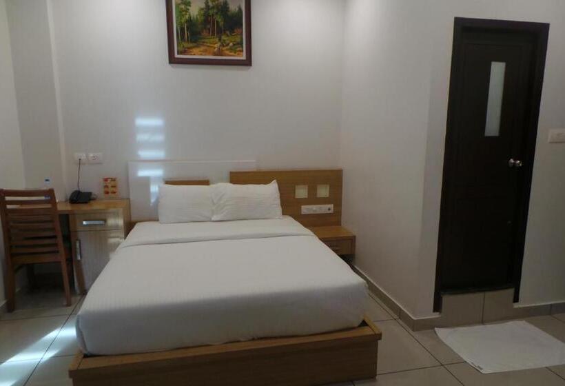 هتل Saas Residency