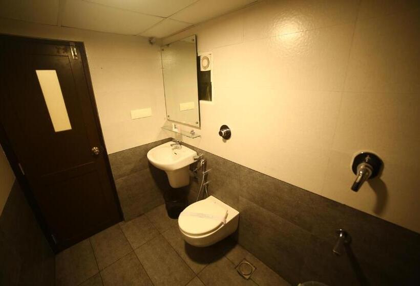 هتل Saas Residency