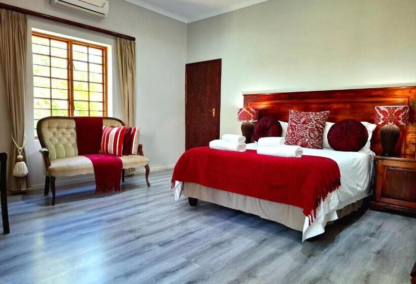 پانسیون Thorntree Country Lodge