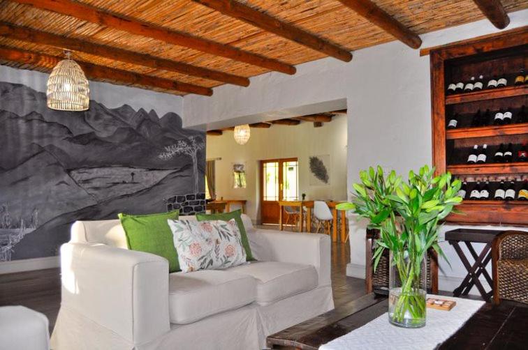 پانسیون Thorntree Country Lodge