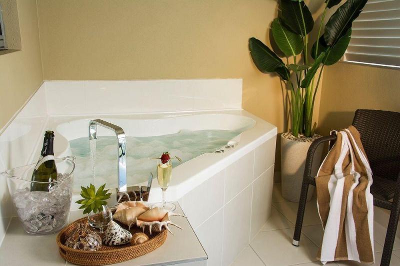 1770 Lagoons Central Apartment Resort Official