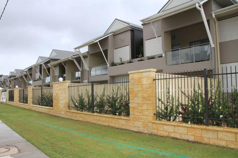 1770 Lagoons Central Apartment Resort Official