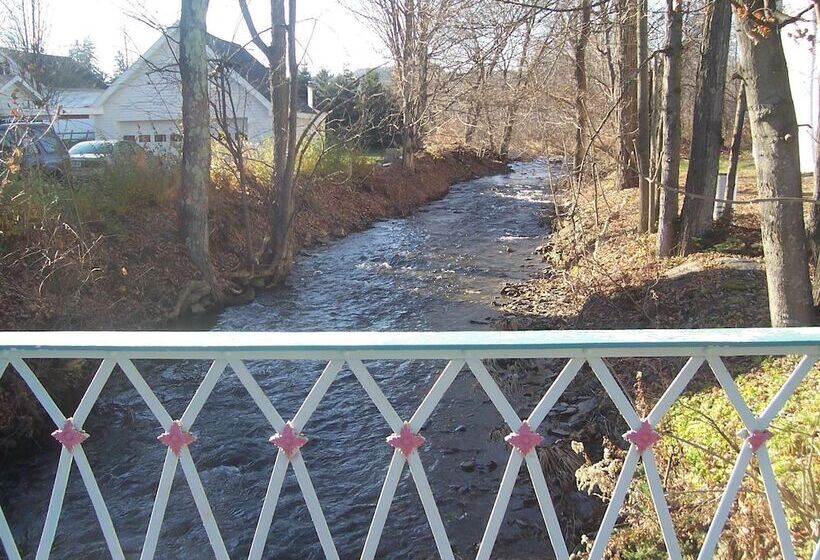 민박 Brookside Inn At Laurens