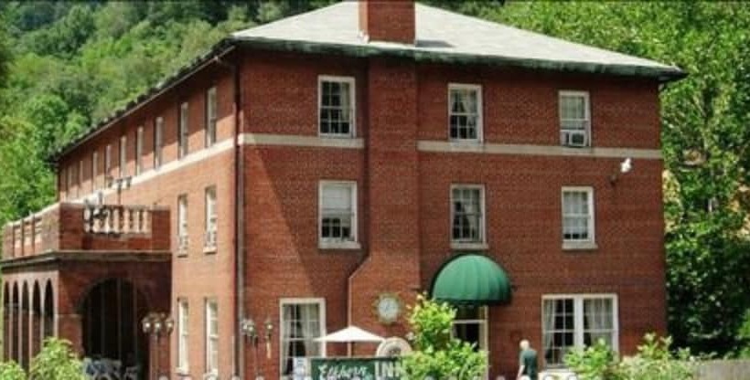 مبيت وإفطار Elkhorn Inn & Theatre