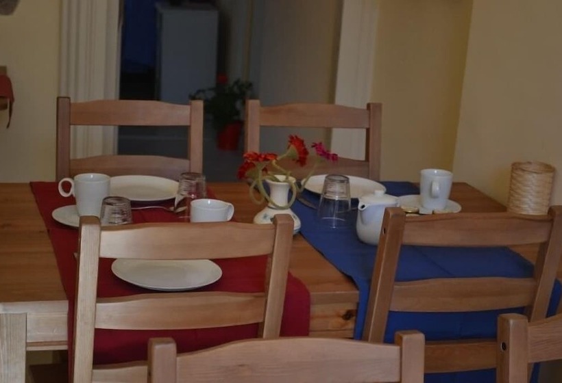 ベッドアンドブレックファースト Etna Akmè