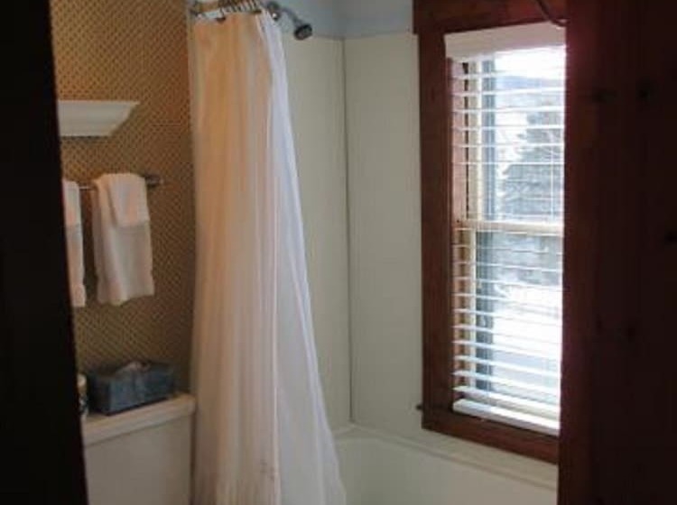 مبيت وإفطار Follansbee Inn