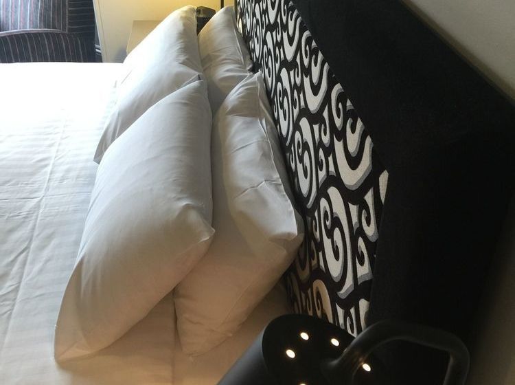 تختخواب و صبحانه Gregory House