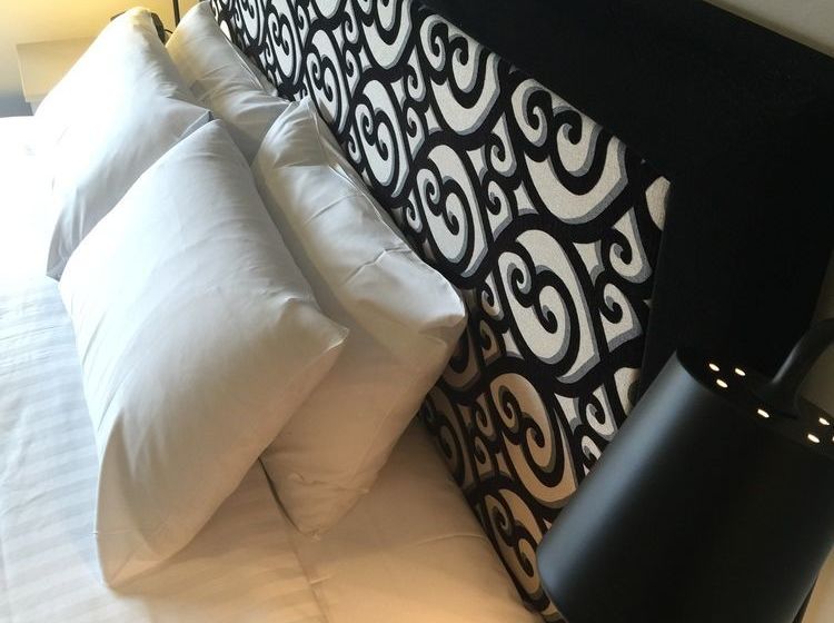 تختخواب و صبحانه Gregory House