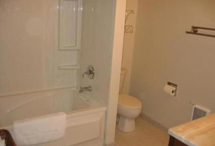 مبيت وإفطار Pine Tree Inn