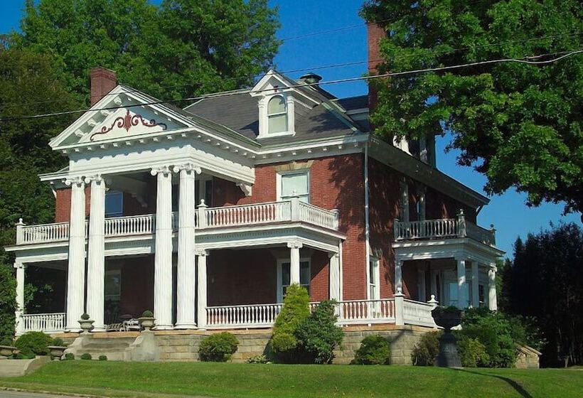 South Broadway Manor B&b   Near Fallingwater, Ohiopyle State Park, Hiking & Biking Trails Gap