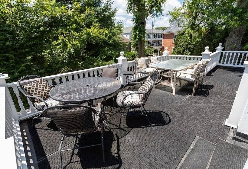 South Broadway Manor B&b   Near Fallingwater, Ohiopyle State Park, Hiking & Biking Trails Gap