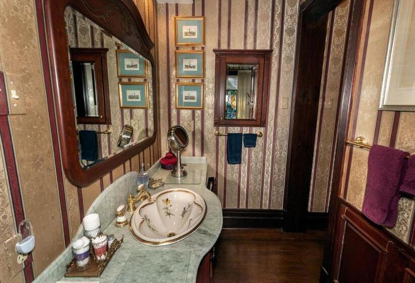 South Broadway Manor B&b   Near Fallingwater, Ohiopyle State Park, Hiking & Biking Trails Gap