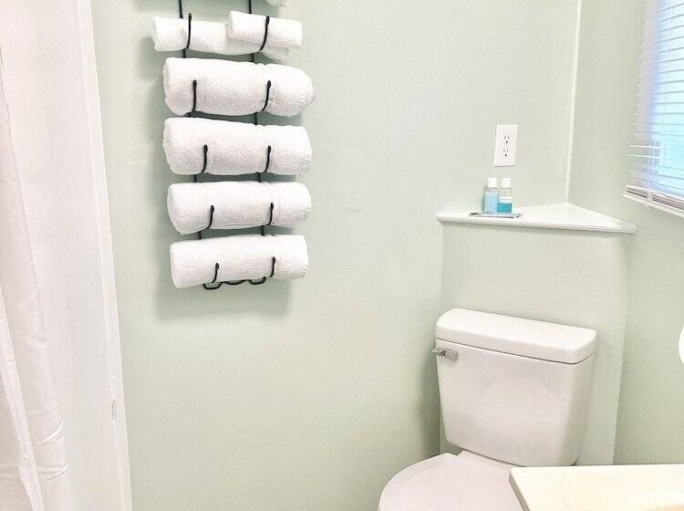 צימר Speedway Legacy Inn