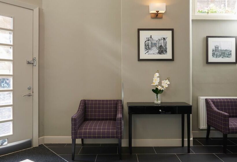 Braid Apartments By Mansley