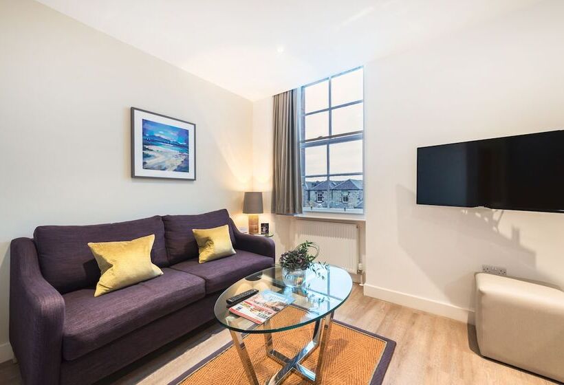 Braid Apartments By Mansley