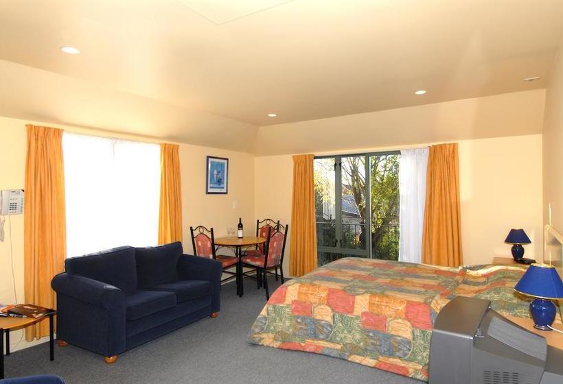 Courtesy Court Motel