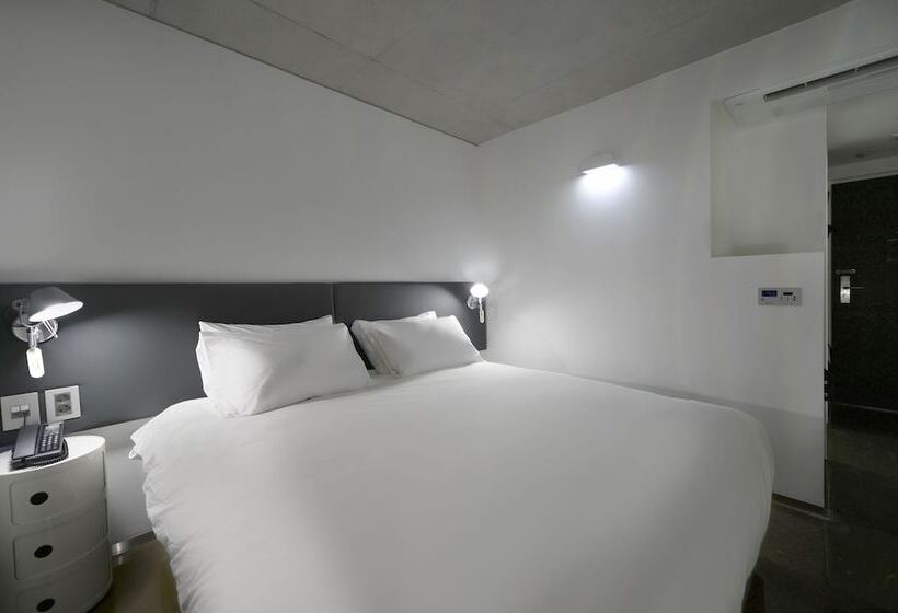 Creto Hotel Myeongdong