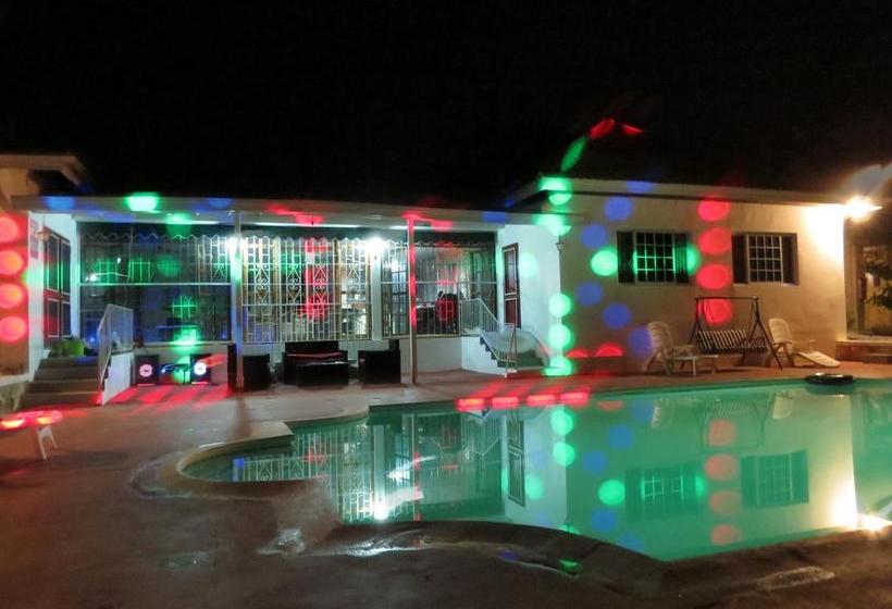 هتل A Piece Of Paradise Montego Bay