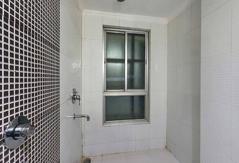 호텔 Aarian Aatithya