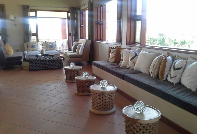 فندق Acacia Farm Lodge