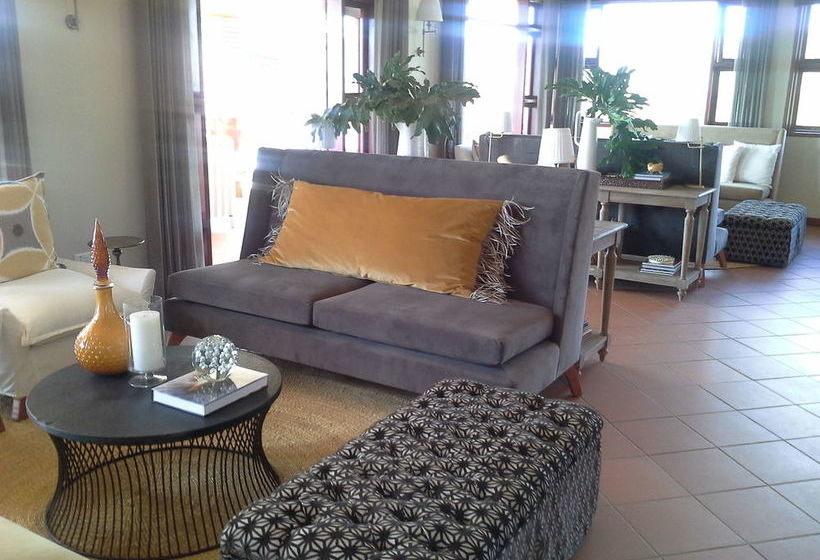 فندق Acacia Farm Lodge