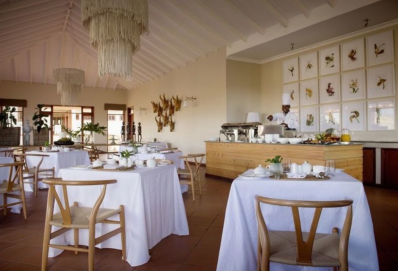 فندق Acacia Farm Lodge