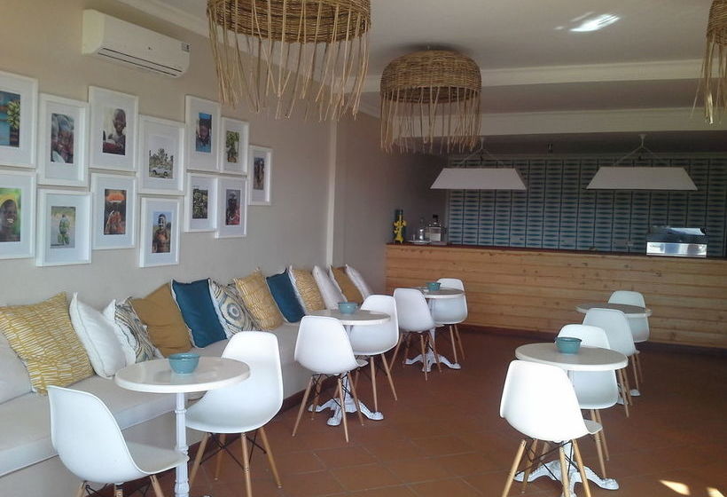 فندق Acacia Farm Lodge