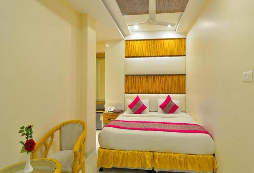 호텔 Aman Continental 2mins From Railway Station And 5 Mins From Metro