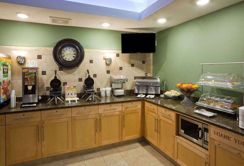 בית מלון כפרי Americinn By Wyndham Hartford Sd