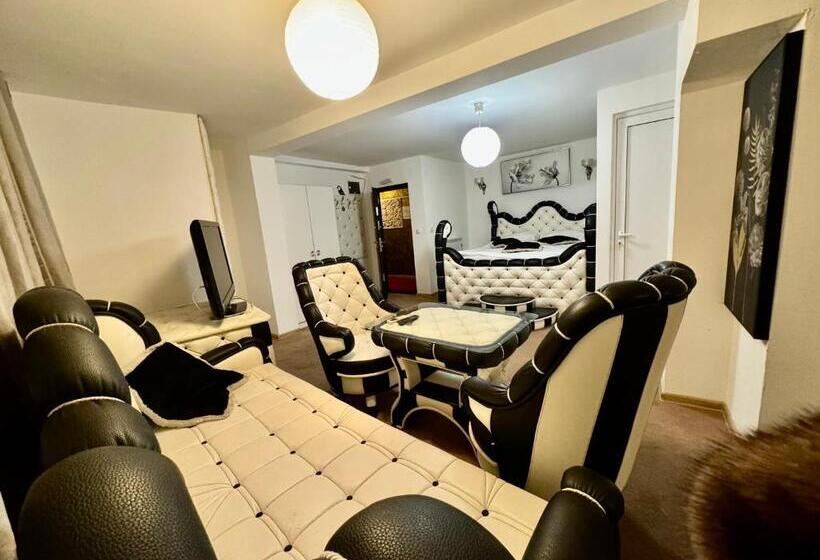 هتل Bali Colosseum