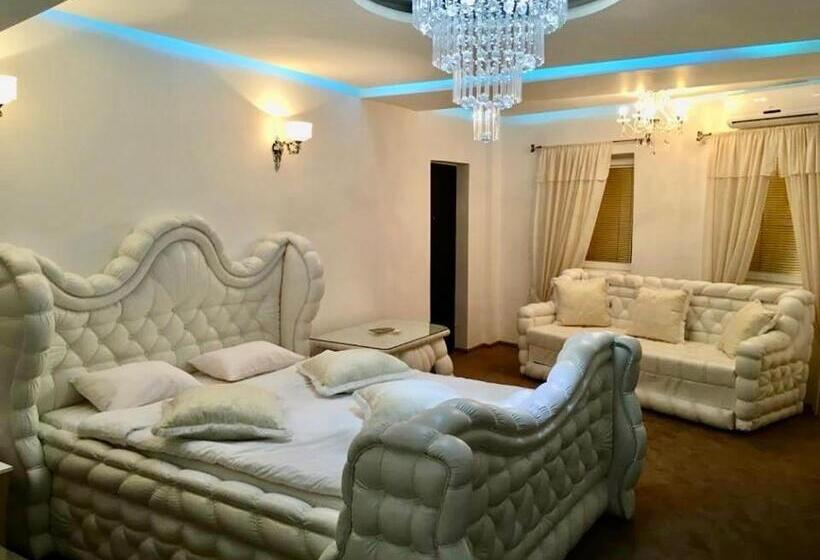 هتل Bali Colosseum