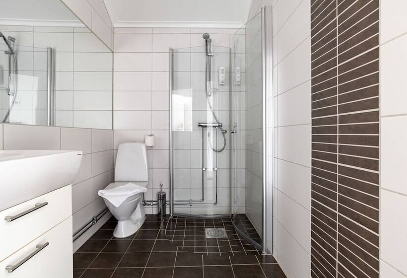 בית מלון כפרי Bryggan Fjallbacka