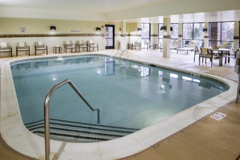 فندق Courtyard Largo Medical Center Drive