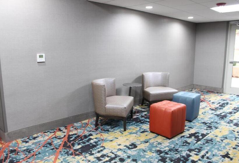 فندق Holiday Inn Express Shawnee, An Ihg