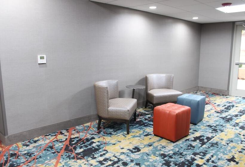 فندق Holiday Inn Express Shawnee, An Ihg