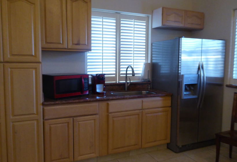 בית מלון כפרי Lai Nani Resort