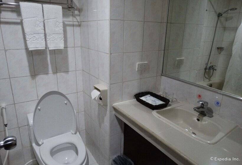 هتل Lido De Paris