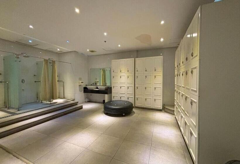 هتل Lido De Paris