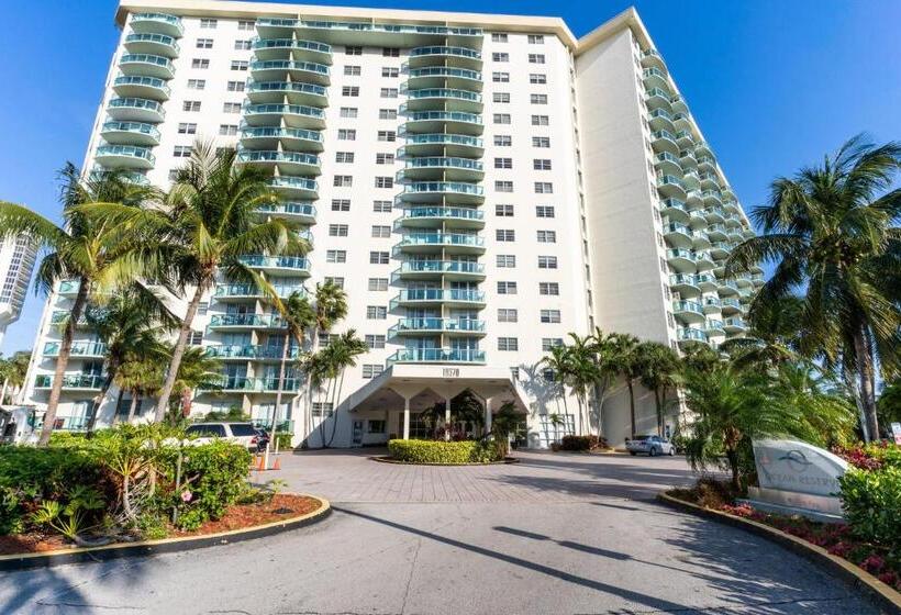 בית מלון כפרי Sunny Isles Ocean Reserve Condo Apartments