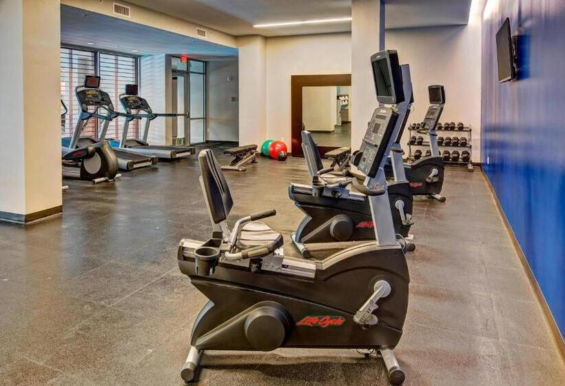 فندق Residence Inn By Marriott Kansas City Downtown/convention Center