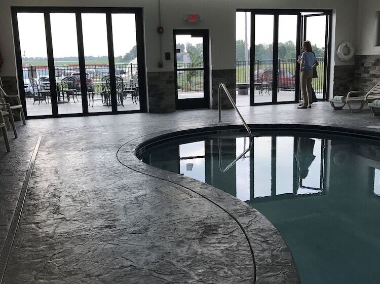 فندق Sleep Inn & Suites Belmont   St. Clairsville