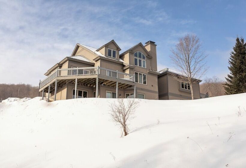 ホテル Okemo Mountain Condo